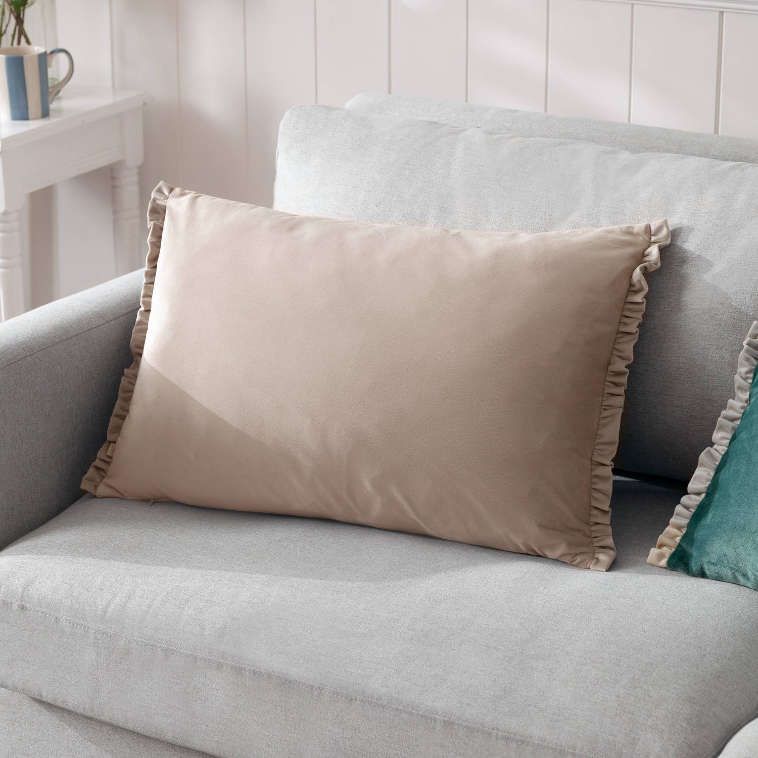 Throw Cushions & Blankets